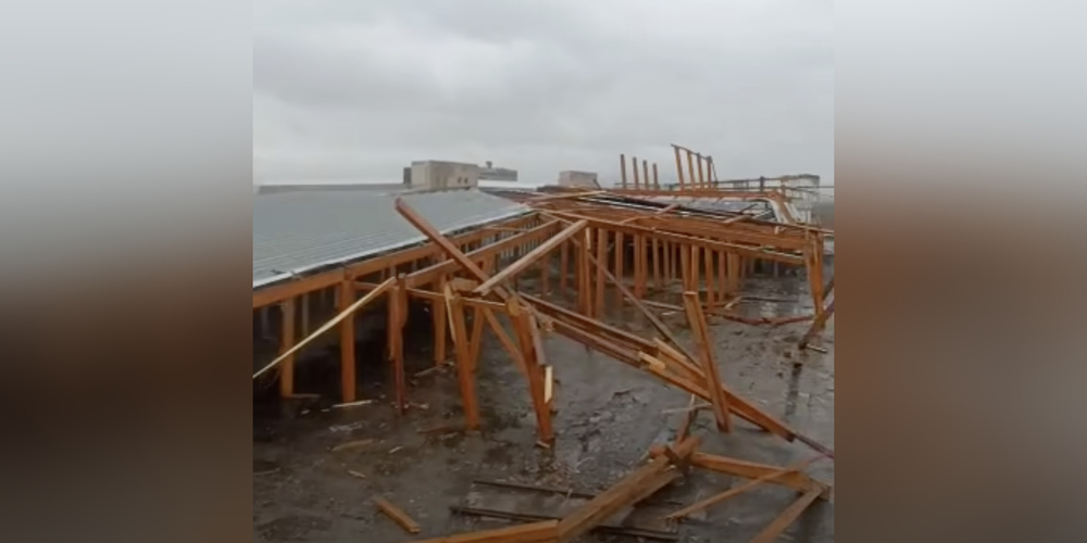 Последствия ветра 21 февраля: в Бишкеке и Чуйской области повреждены здания и автомобили изображение публикации