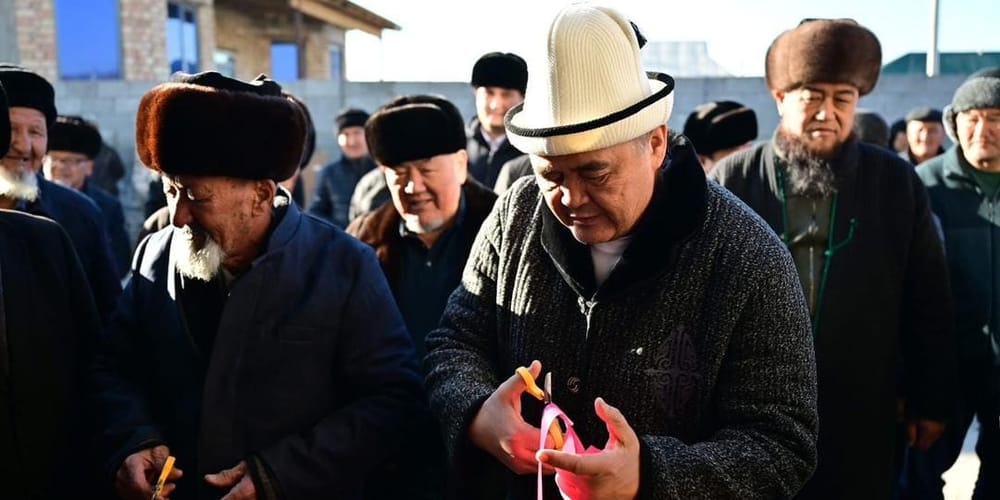 Камчыбек Ташиев решил квартирный вопрос молдо из села Барпы изображение публикации