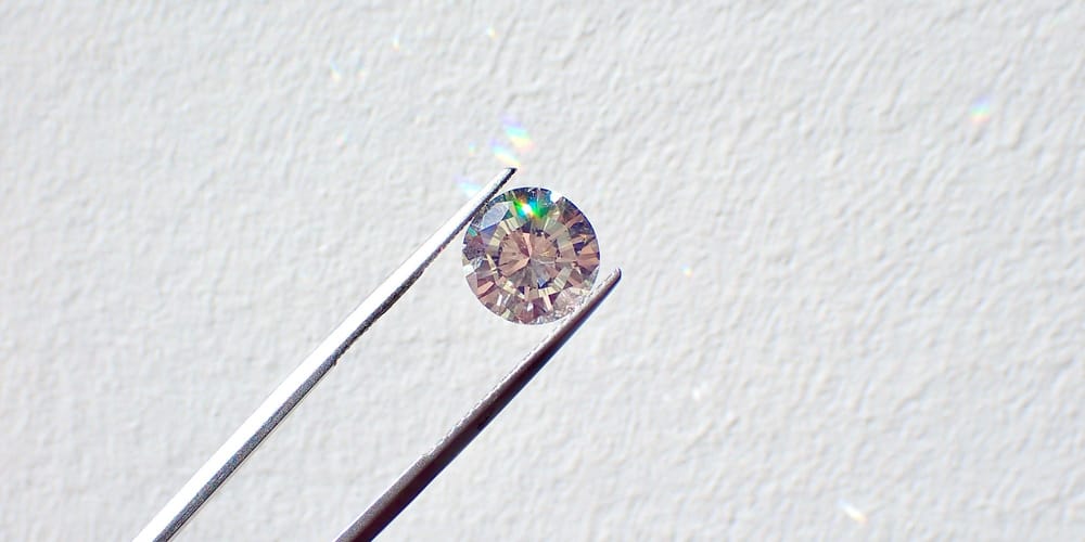 Кабмин КР ввел обязательную экспертизу алмазов и обновил правила для ювелиров изображение публикации