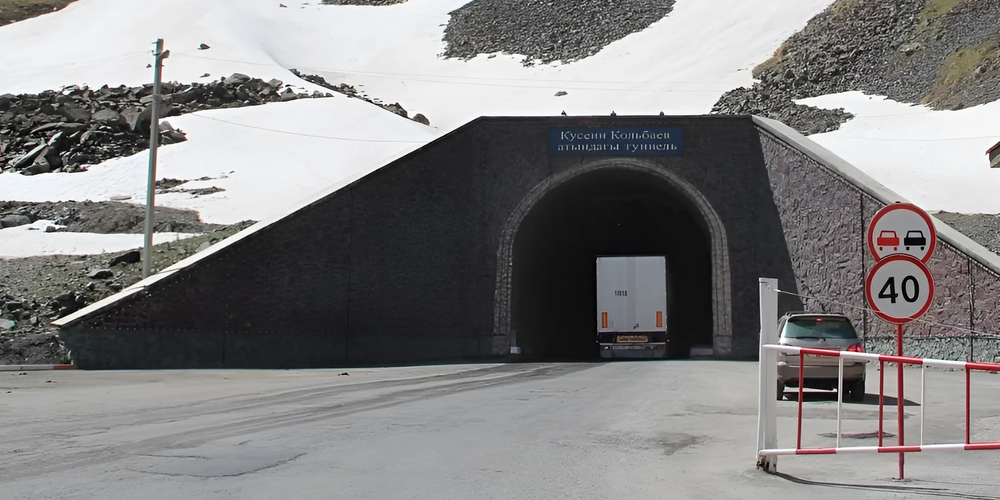 Утверждены тарифы за проезд через тоннели: сколько будут платить водители на трассах Бишкек — Ош и Север — Юг изображение публикации