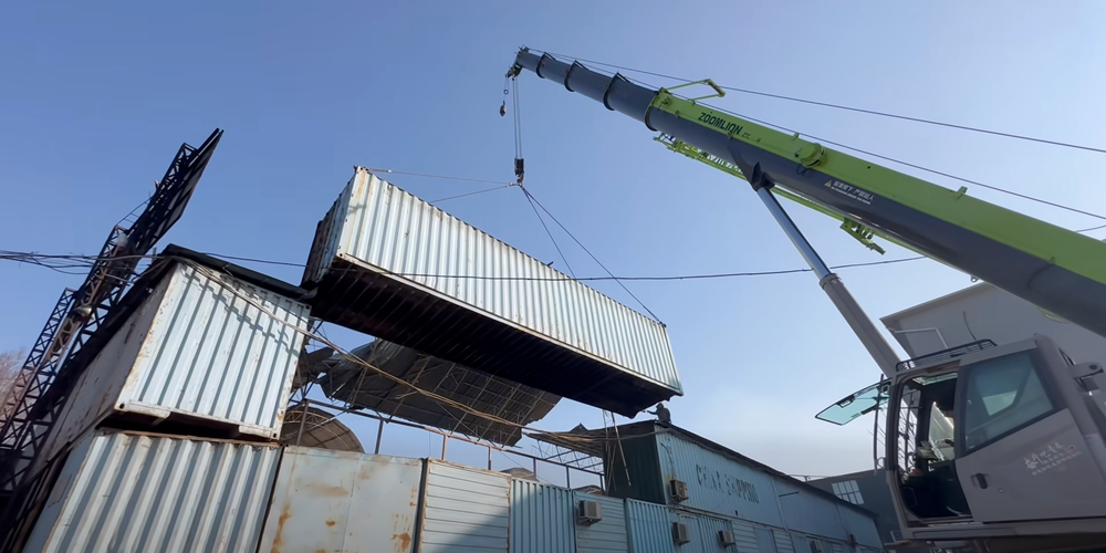 В Оше начат демонтаж рынка «Келечек» — видео изображение публикации