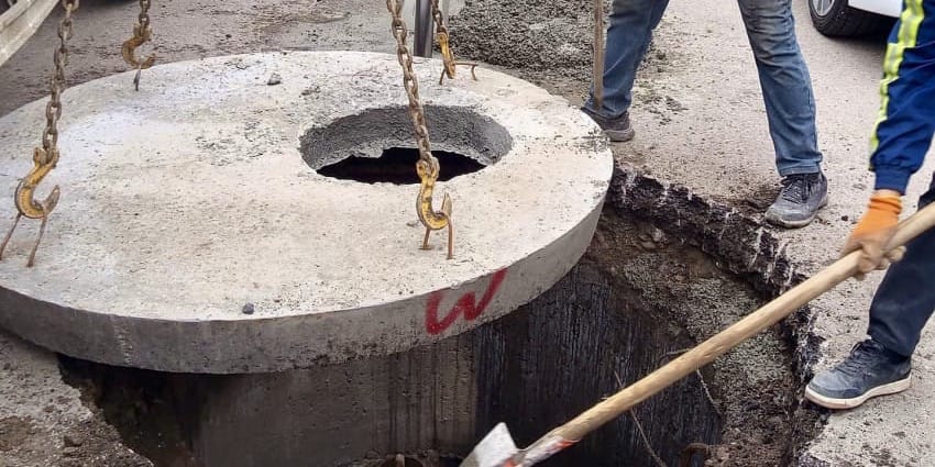 В Бишкеке внедряют новую технологию установки дорожных люков изображение публикации