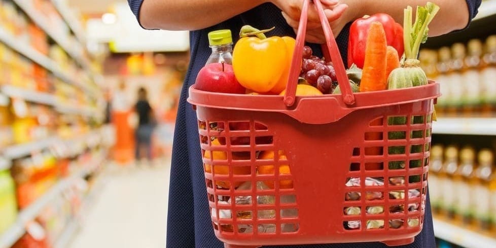 Больше бензина, меньше моркови: как за 10 лет изменилась покупательная способность кыргызстанцев изображение публикации