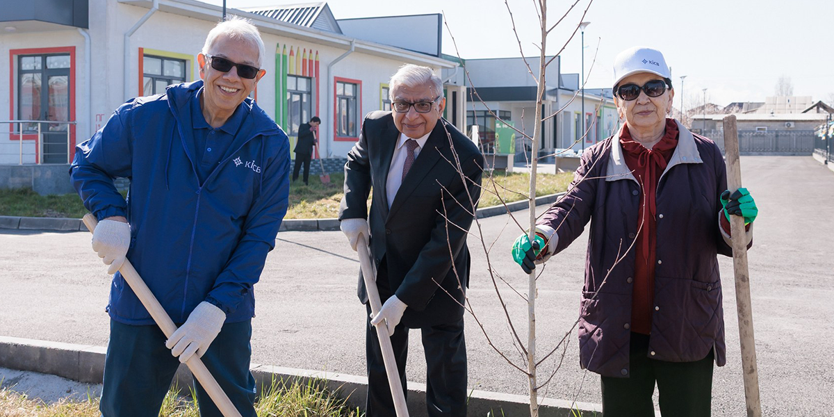 KICB в рамках Фонда Озеленения высадил 700 саженцев в учебных заведениях страны изображение публикации