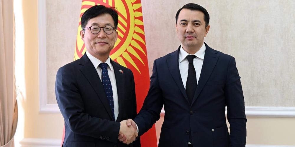 Цифровизация ЖК: спикер Маматалиев и посол Кореи обсудили IT-проекты изображение публикации