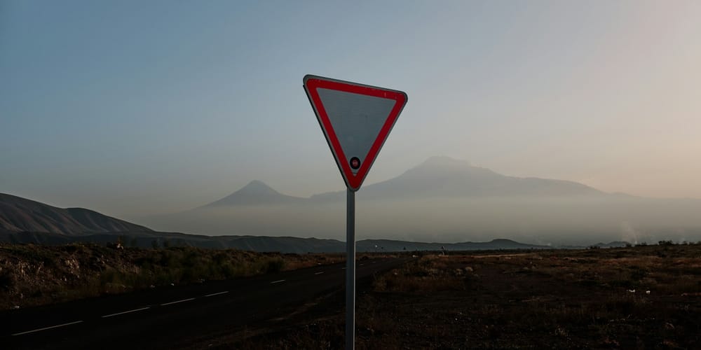 Экономика знаков: сколько может стоить безопасность на дорогах Кыргызстана изображение публикации
