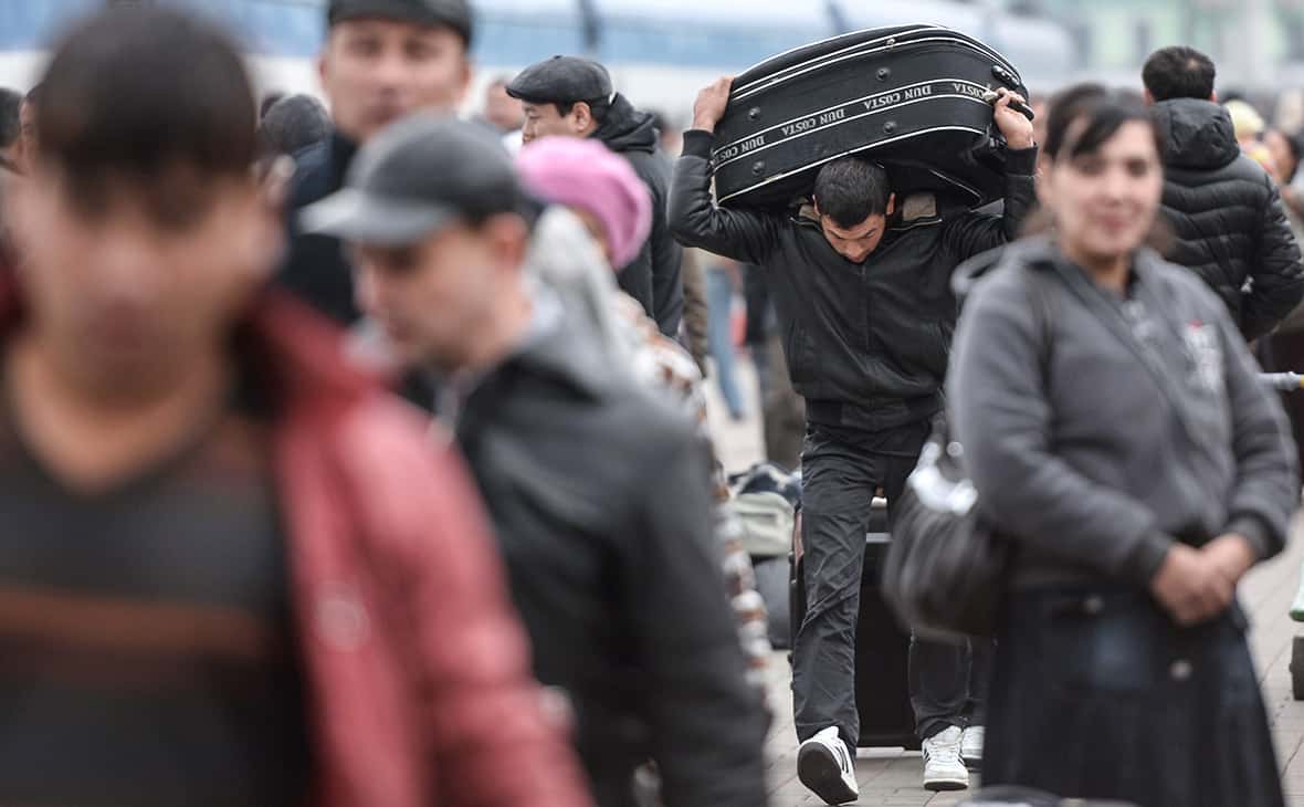 Депутат Пирматов: В КР могут находиться до 100 тысяч незаконных трудовых мигрантов из соседних стран изображение публикации