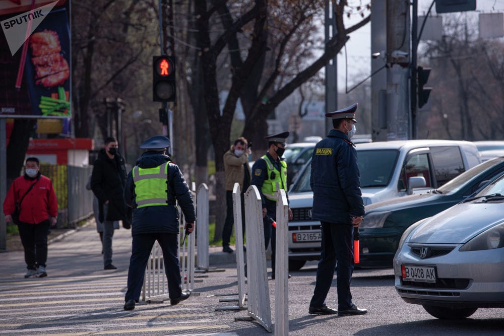 Получившим разрешение работать с 1 мая все равно нужны пропуски изображение публикации