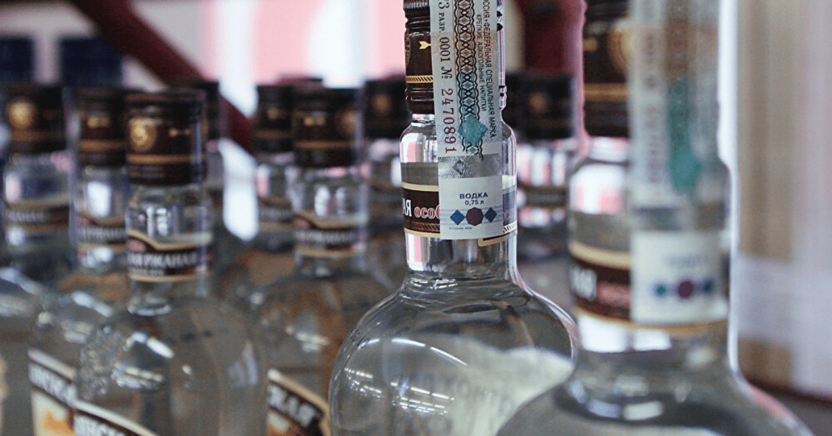 Налоговая служба изъяла в Джалал-Абаде незаконно хранимый алкоголь на 2 млн сомов изображение публикации