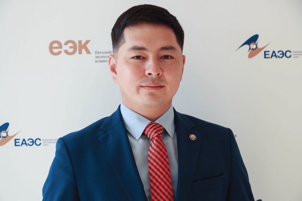 Бывший сотрудник аппарата президента стал заместителем директора Департамента торговой политики ЕЭК изображение публикации