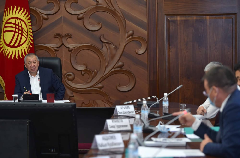 Боронов поручил налоговой и таможенной службам увеличить сборы платежей изображение публикации