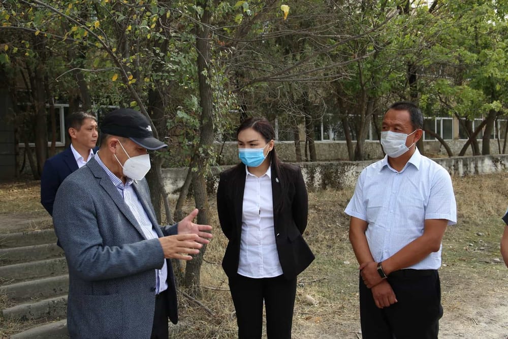 Руководитель Аппарата правительства посетил курируемое предприятие ОсОО «Кыргыз Темир Групп» изображение публикации