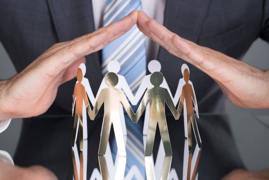 Жапарова призвали надлежащим образом исполнять обязанности —  защитить граждан и бизнес изображение публикации