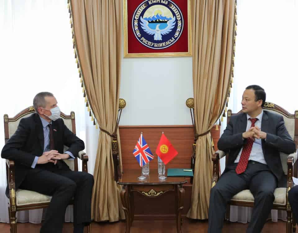 Глава МИД обсудил с послом Великобритании возврат в КР незаконно выведенных активов изображение публикации
