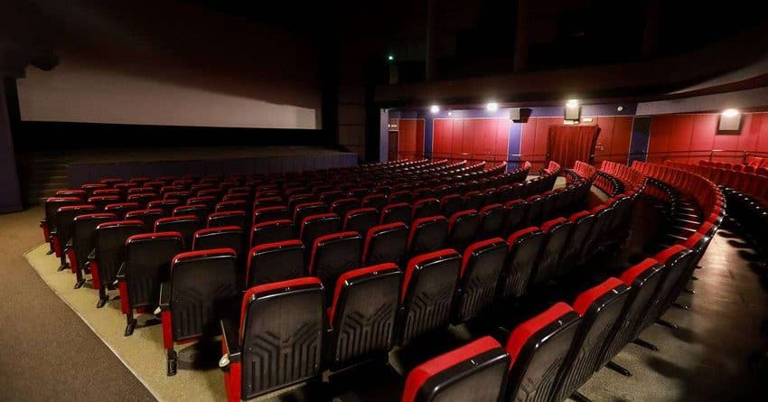 Минкультуры просит правительство открыть кинотеатры изображение публикации