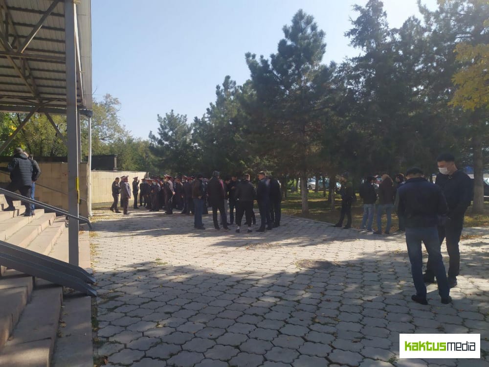 «Кумтор»: Взломщики офиса в Бишкеке ничего не тронули, их мотивы пока не ясны изображение публикации