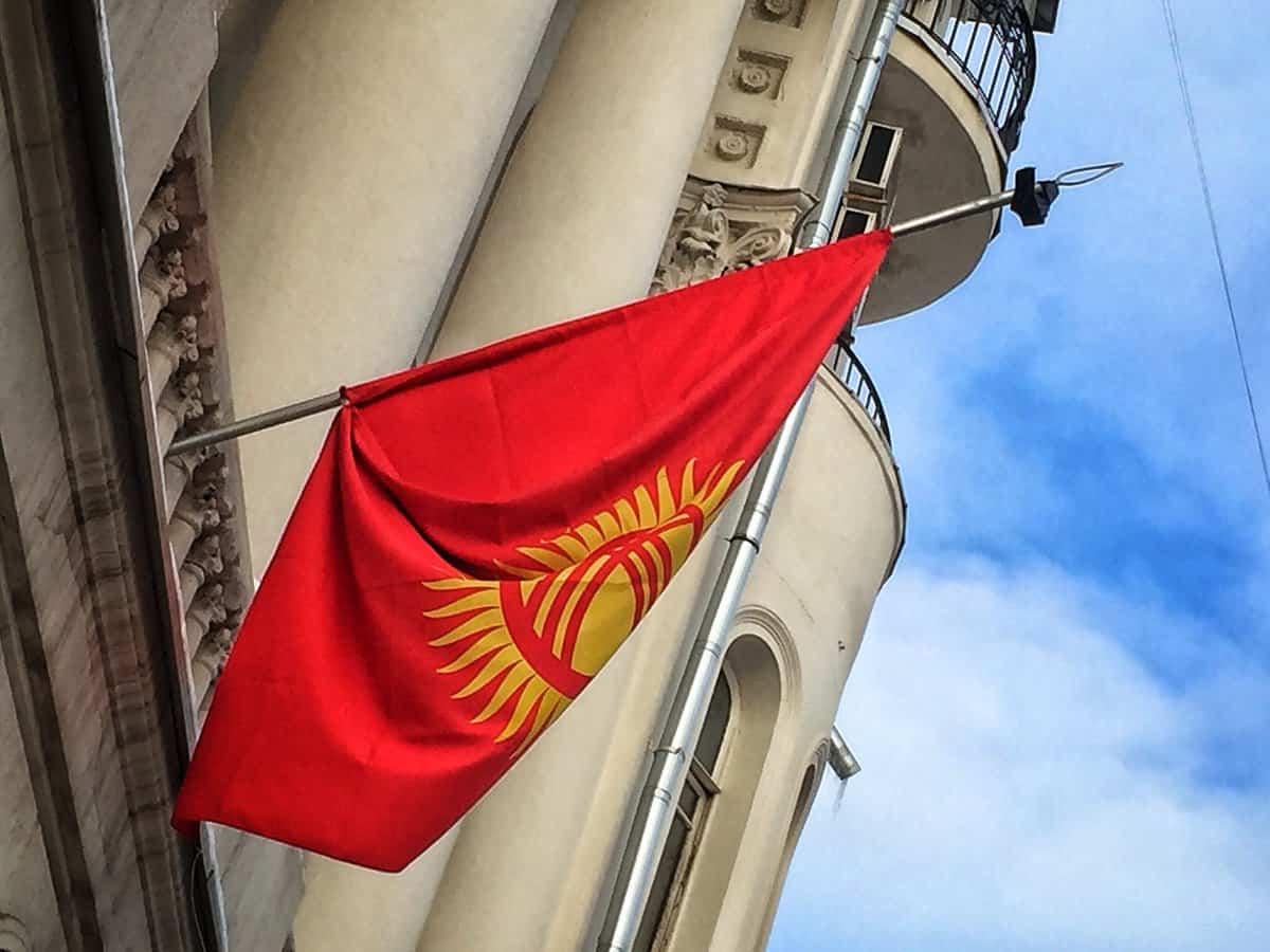 Кыргызстанцы голосуют на 2430 избирательных участках в КР и 45 — за рубежом изображение публикации