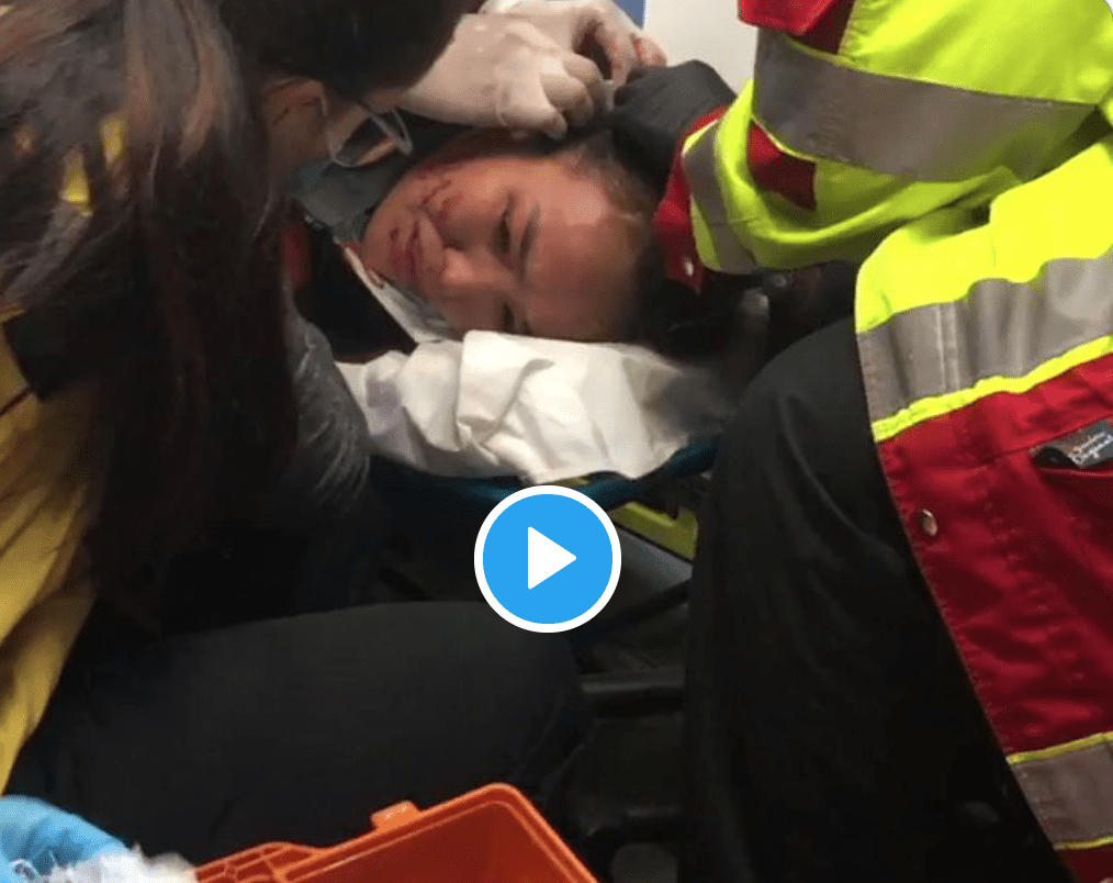 На четыре бригады скорой помощи было нападение. Фельдшер госпитализирована с пробитой головой изображение публикации