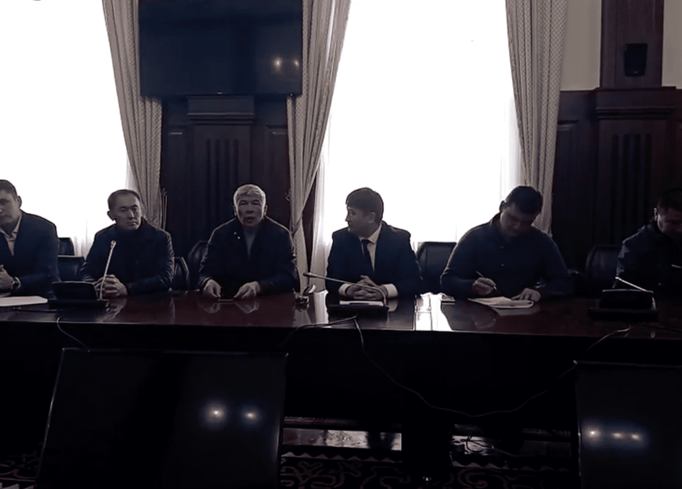 Создан еще один координационный совет, который распустил парламент и объявил люстрацию изображение публикации