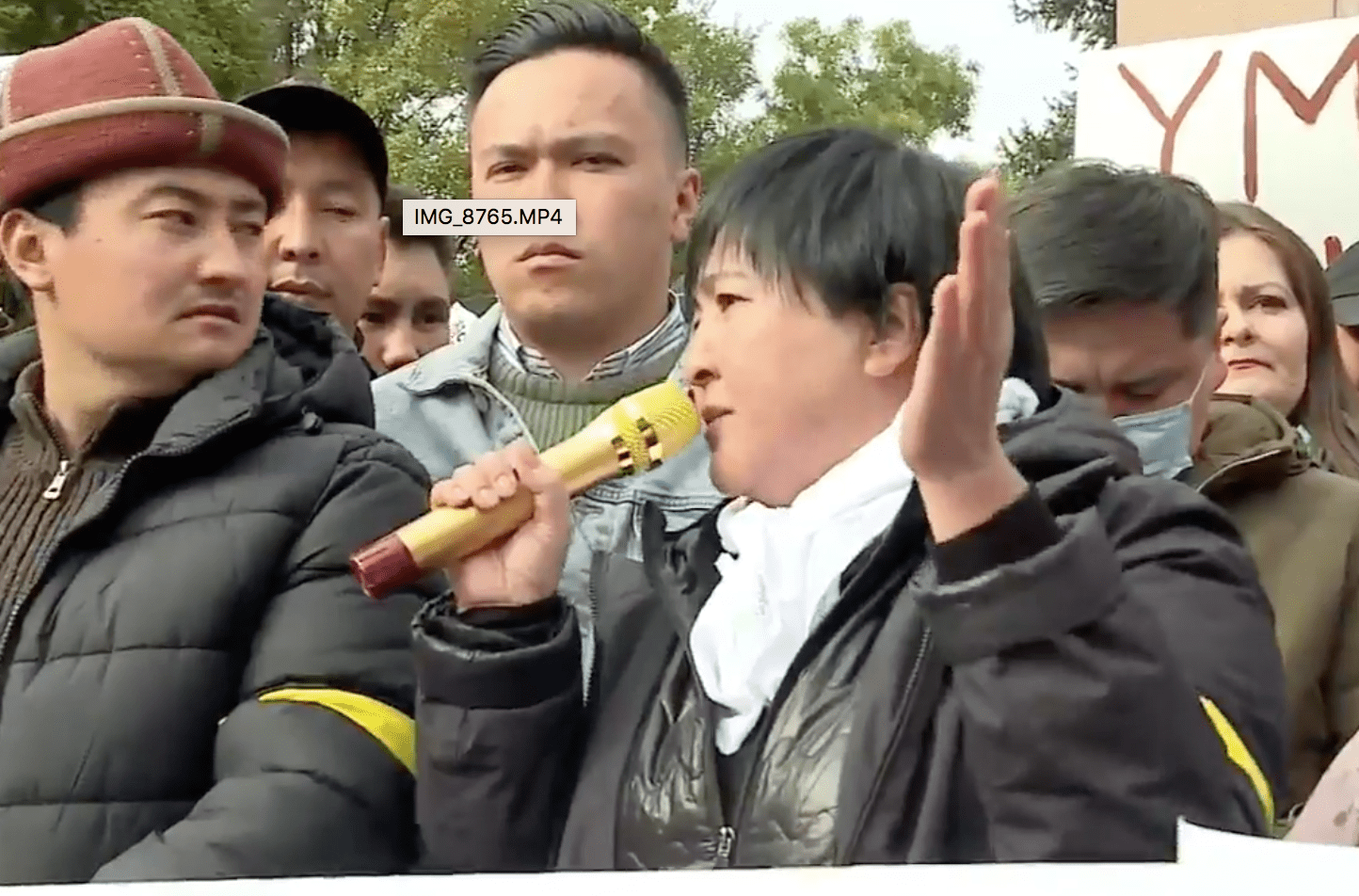 Сооронкулова: Депутаты, перед уходом сделайте хоть одно полезное дело, проведите заседание изображение публикации