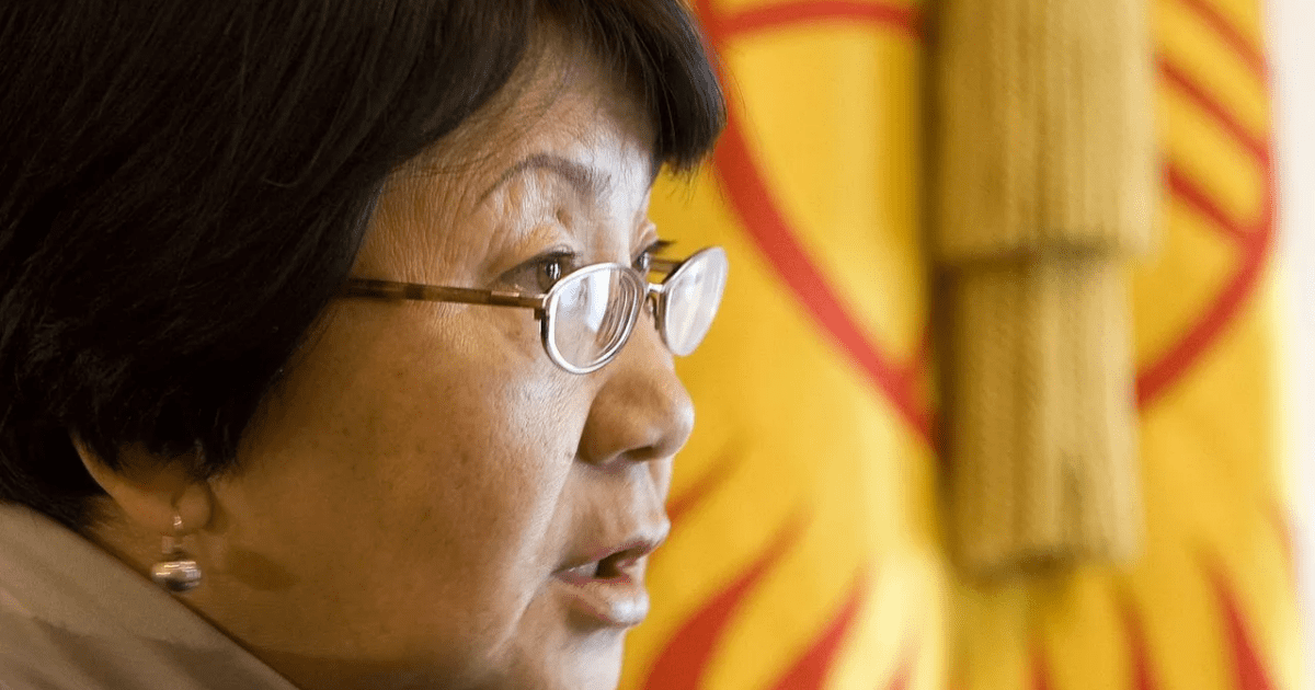 Роза Отунбаева: Я сожалею, что парламент так бессовестно ведет себя перед народом изображение публикации