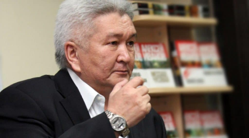 Феликс Кулов считает, что новая Конституция может спровоцировать еще одну революцию изображение публикации