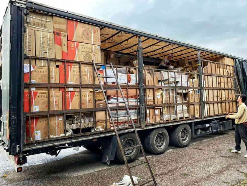 В КР предлагают брать с нарушителей правил ввоза плату за доставку и хранение грузов на штраф-стоянке изображение публикации