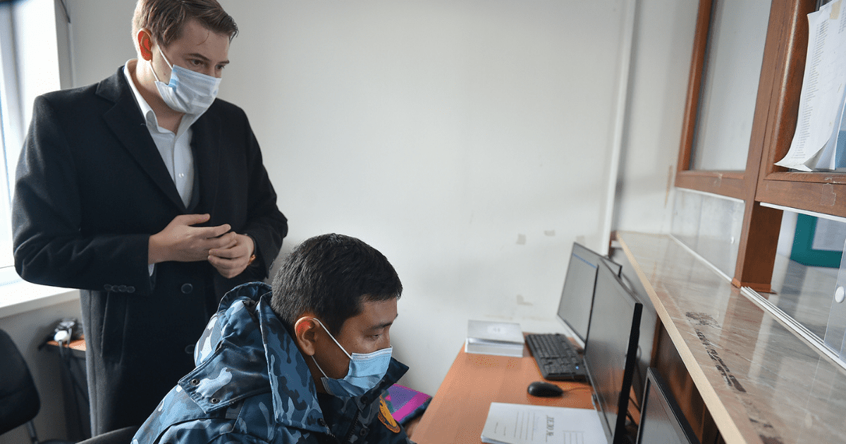 Новиков пообещал вести ежедневный контроль за цифровизацией Налоговой и Таможенной служб изображение публикации