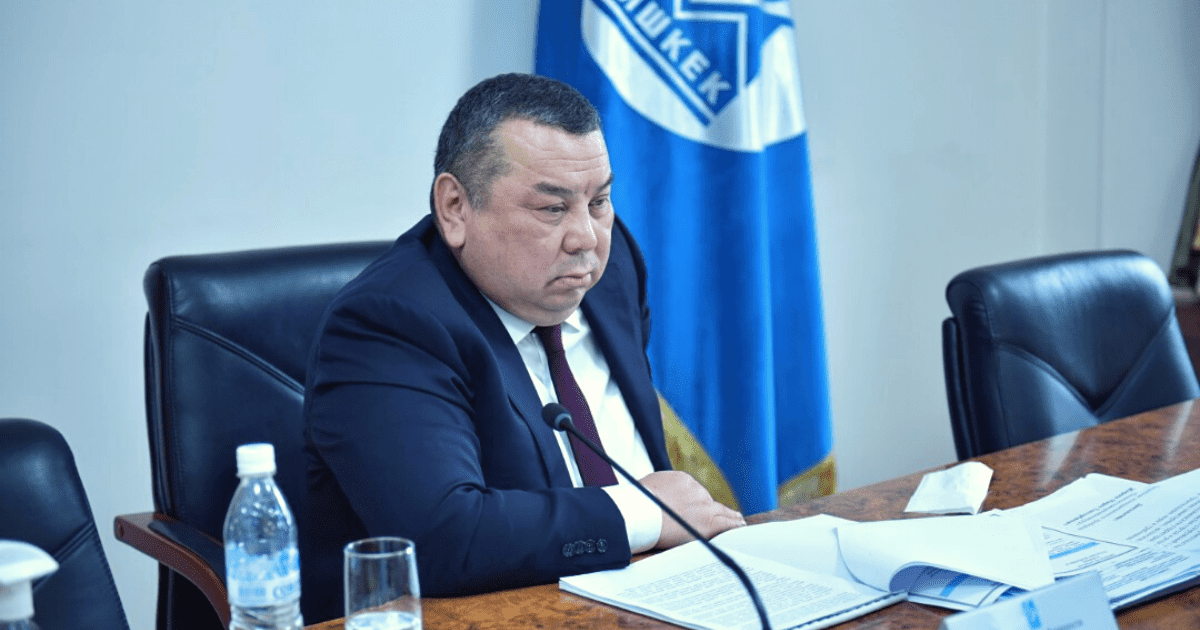 И.о. мэра Бишкека поручил проработать поэтапное повышение оплаты за проезд в маршрутках изображение публикации