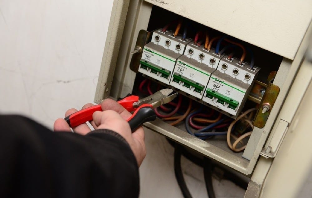 «Северэлектро» отключило 720 предприятий за долги за электричество изображение публикации