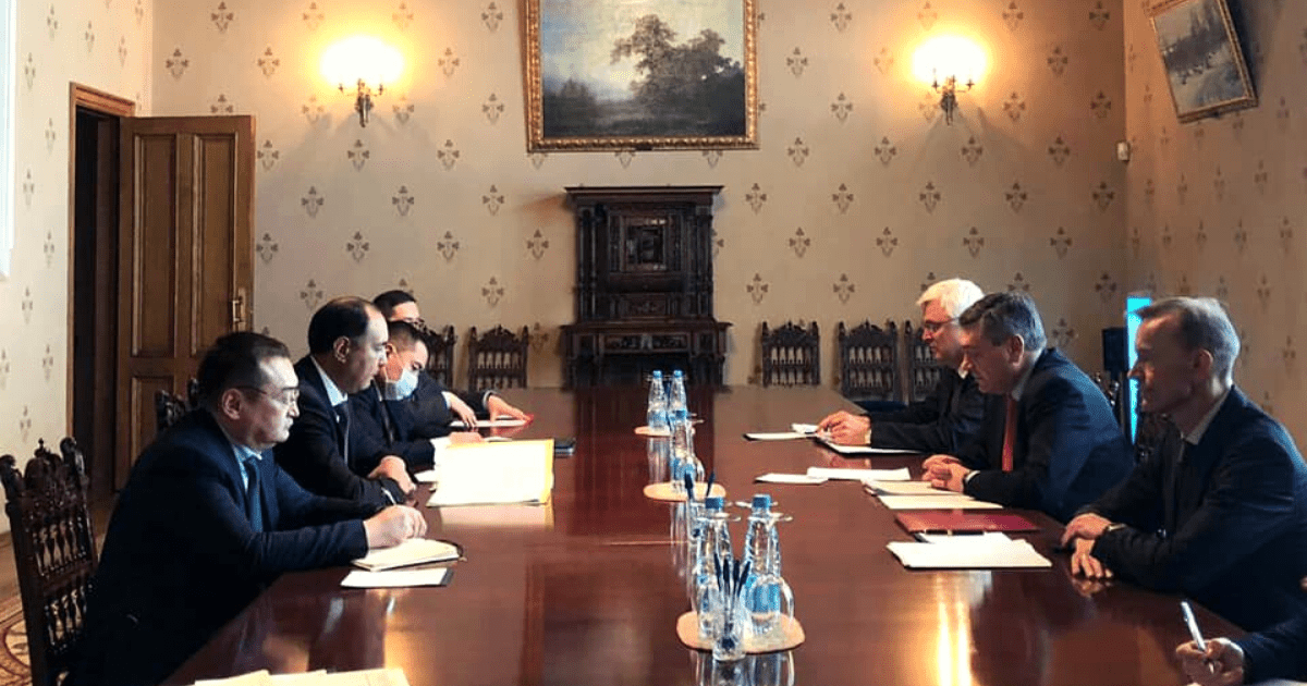 МИД ведет переговоры о поставках вакцины «Спутник V» изображение публикации