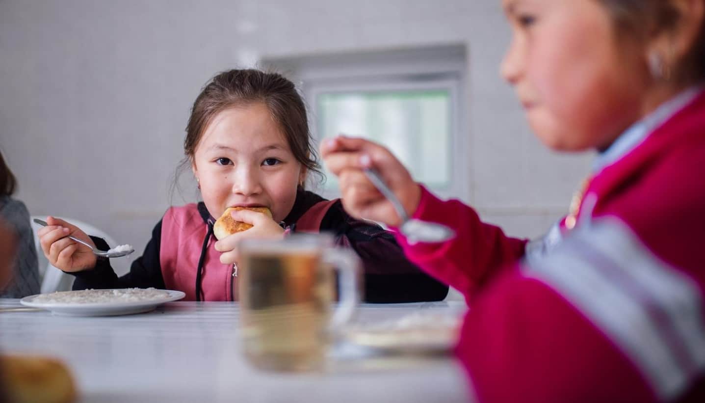 Кыргызстанцы плохо питаются. Это может стать проблемой в борьбе с COVID-19 изображение публикации