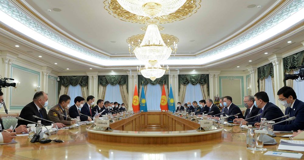 Кыргызстан и Казахстан ускорят создание логистического центра на границе изображение публикации