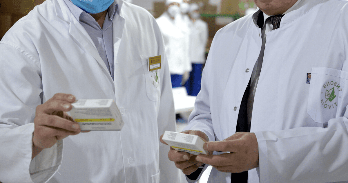 Упростить регистрацию лекарств и ввести госрегулирование цен предложил Новиков изображение публикации