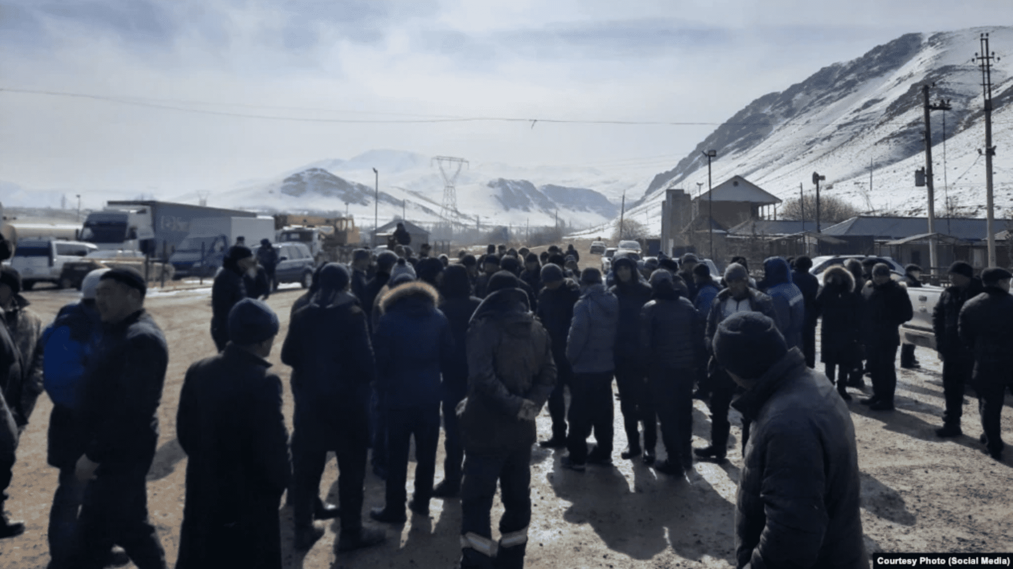 Митингующие у Джеруя потребовали часть прибыли для местного сообщества изображение публикации