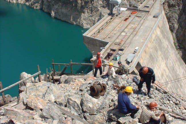 Работникам энергосектора повысят зарплату на 25% и никого не уволят изображение публикации