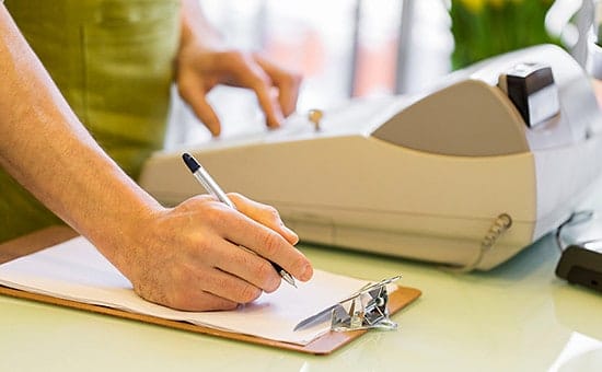 Занимающиеся розничной торговлей ИП могут перейти на упрощенную систему налогообложения изображение публикации