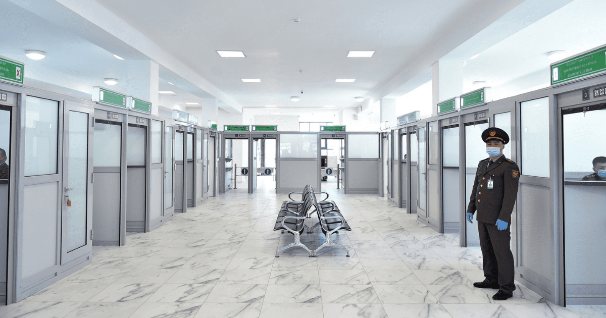 На кыргызско-казахской границе открылся обновленный за 342 млн сомов пункт пропуска «Ак-Жол». ФОТО изображение публикации