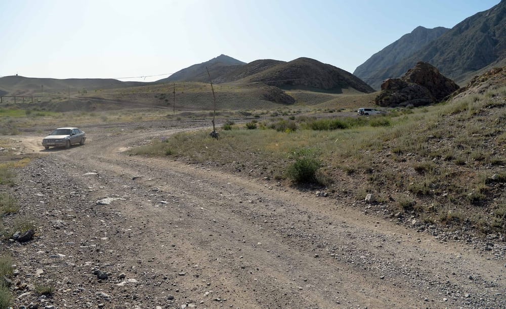 Президент ознакомился со строительством альтернативной дороги до села Ак-Сай изображение публикации