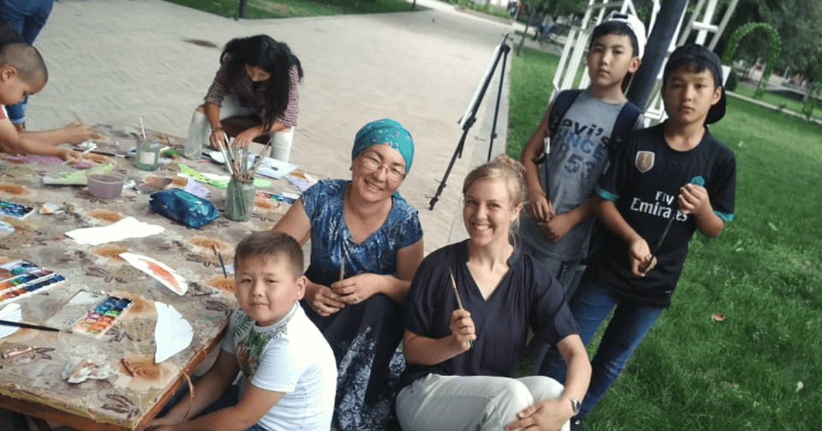 От арт-курсов на остановке до инклюзивного образовательного центра. Сильная история Айгул Джаратовой изображение публикации