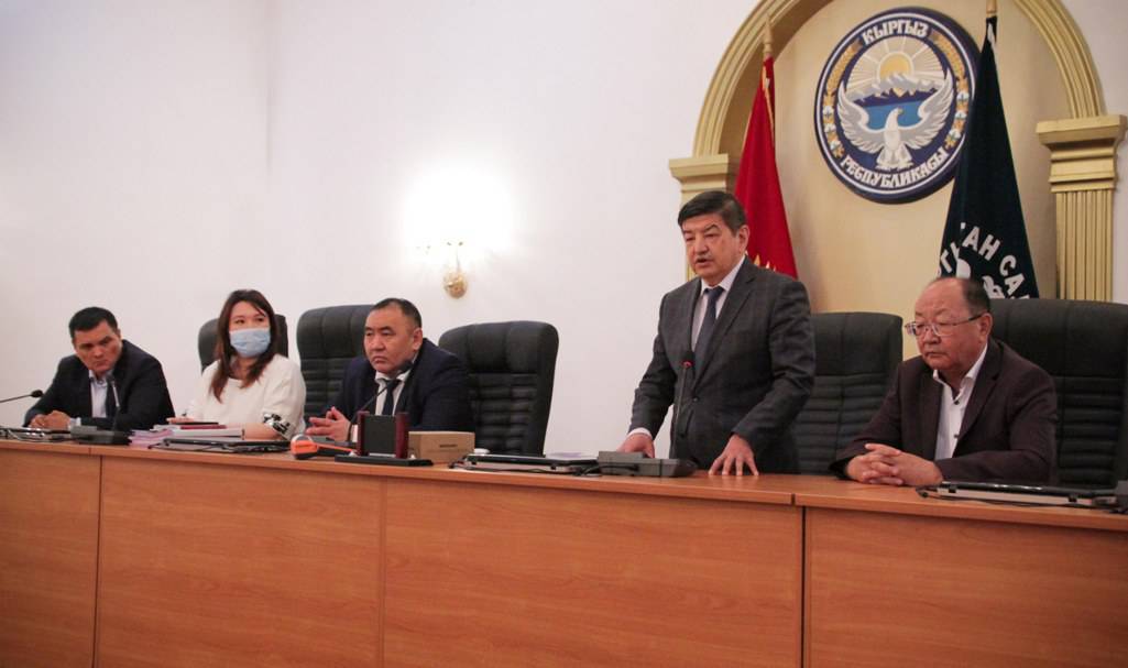 Акылбек Жапаров представил коллективу Налоговой службы нового заместителя изображение публикации