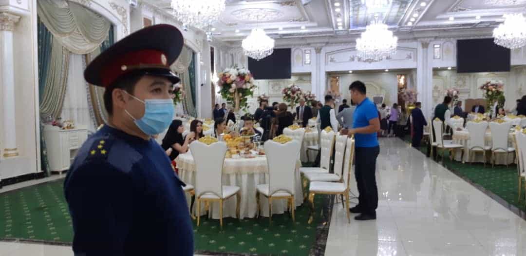 В Оше с 1 июля запретят проводить свадьбы, юбилеи и массовые мероприятия изображение публикации