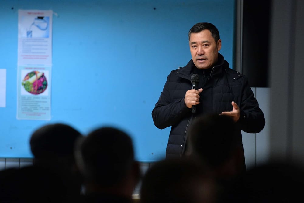 Садыр Жапаров пообещал работникам «Кумтора», что рудник будет работать в штатном режиме изображение публикации