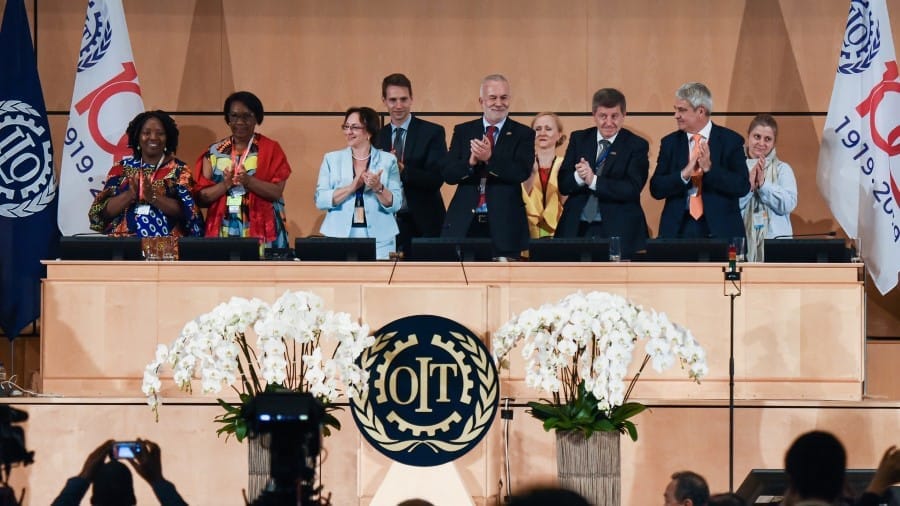 Первый международный договор по проблемам насилия и домогательств вступает в силу изображение публикации