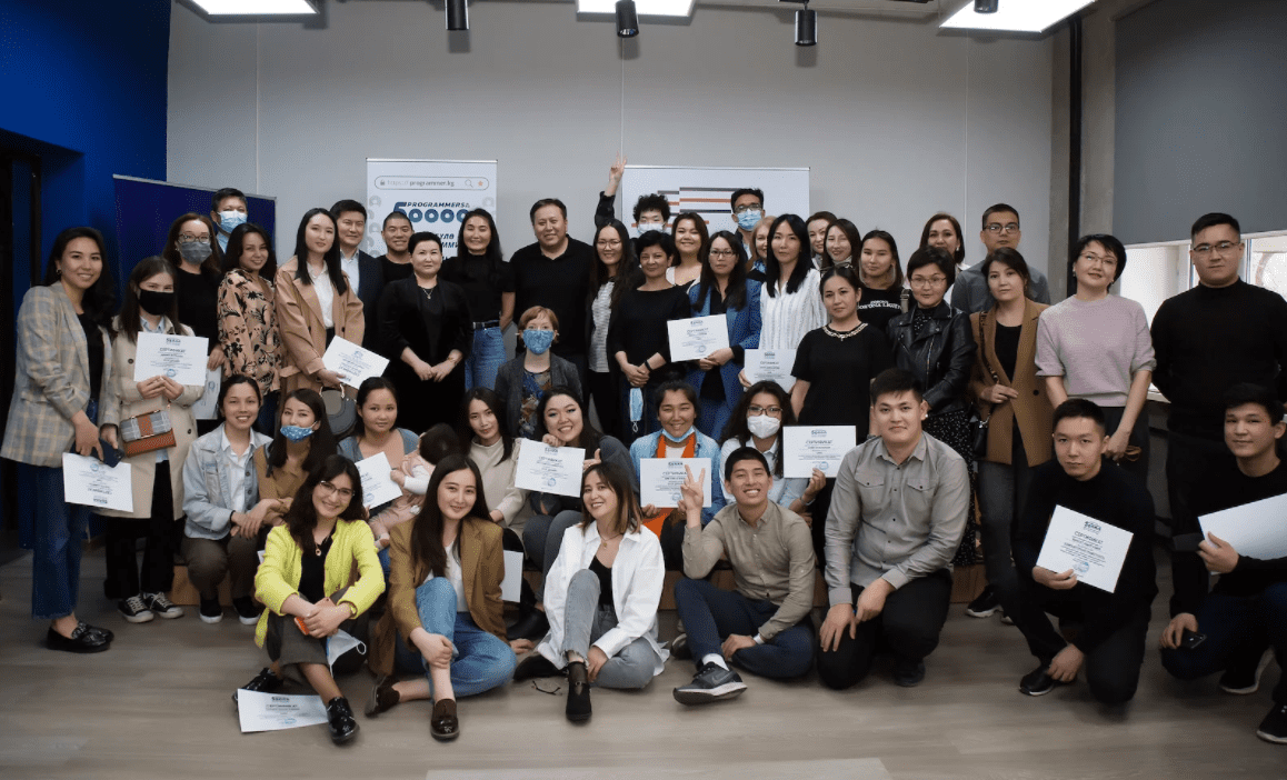 Проект USAID устроил 96 вернувшихся мигрантов на IT-курсы изображение публикации