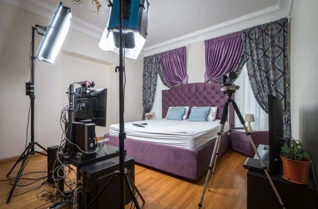 ГКНБ закрыл 15 вебкам-студий, которые зарабатывали по $100 тысяч в неделю изображение публикации