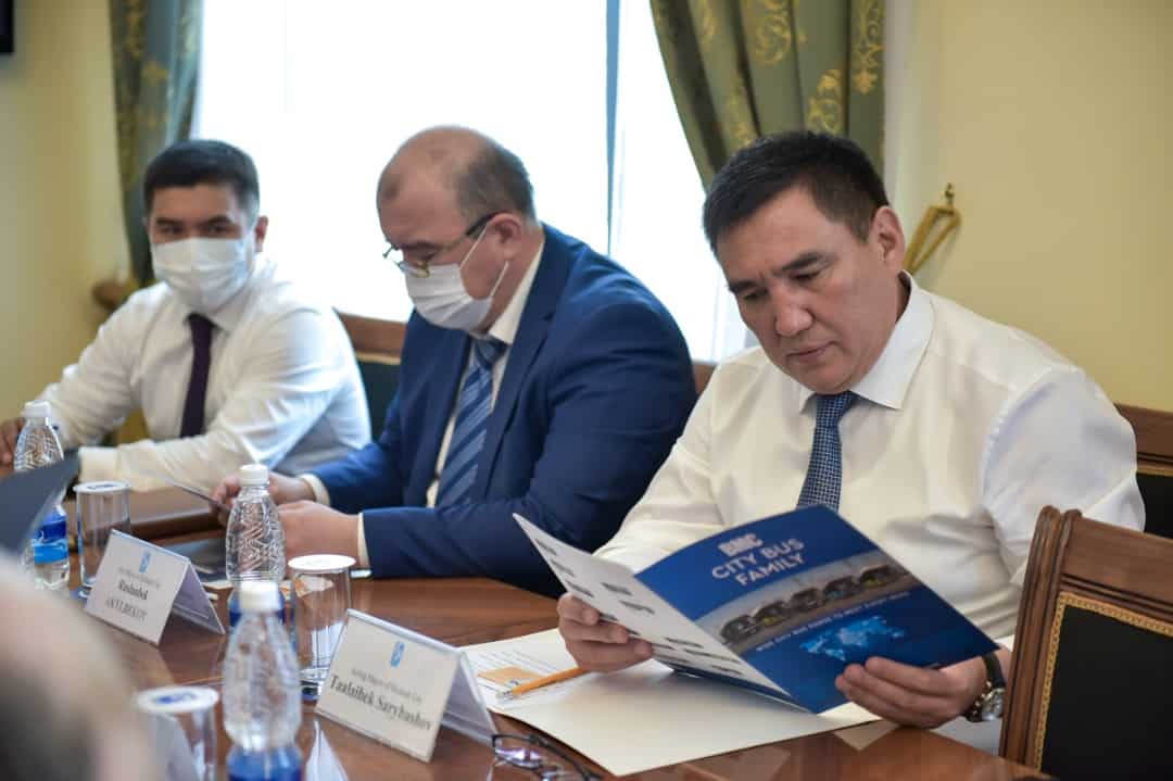 Мэрия Бишкека изучит возможность покупки турецких автобусов изображение публикации