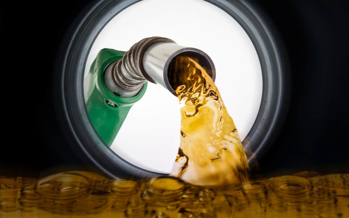 Рост цен на ГСМ: Кабмин просит у России больше беспошлинного бензина изображение публикации