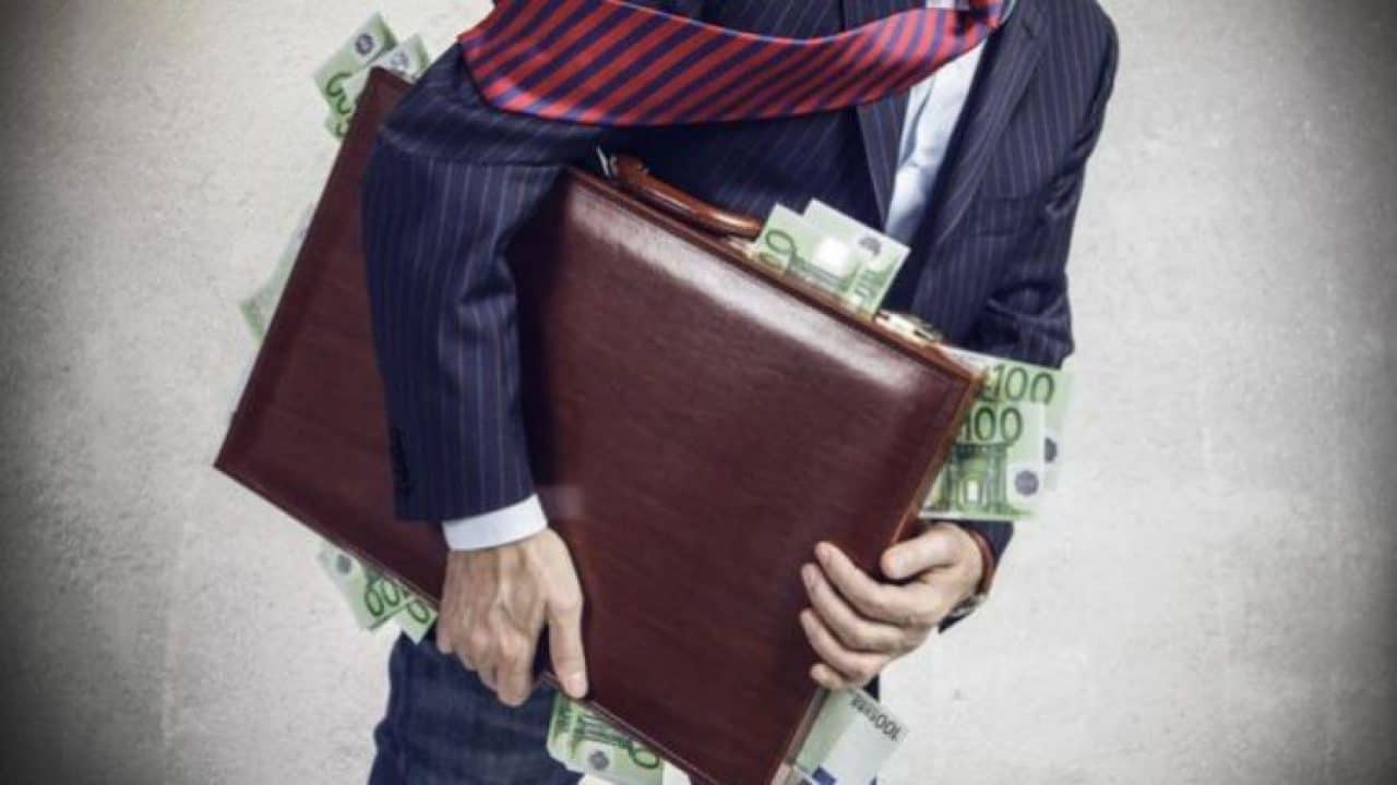 Иностранные инвесторы вывели из КР $548 млн за полгода — в основном в Канаду изображение публикации