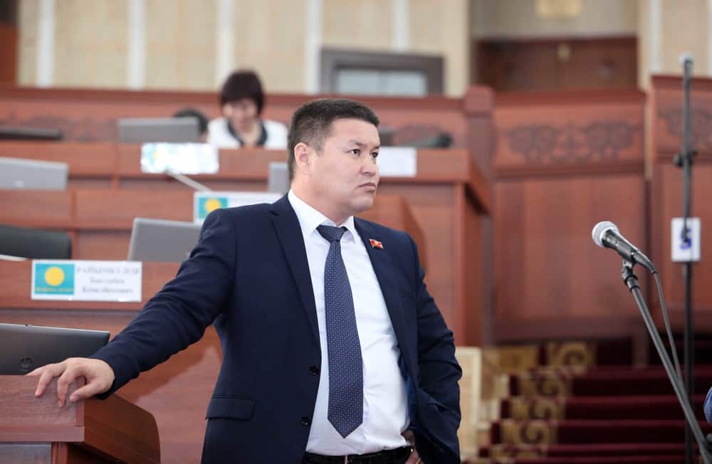 Мамытовду каттоону эксперттер Жогорку сот өзүнө жүктөлгөн милдеттерди аткаруудан качты деп баалашты изображение публикации